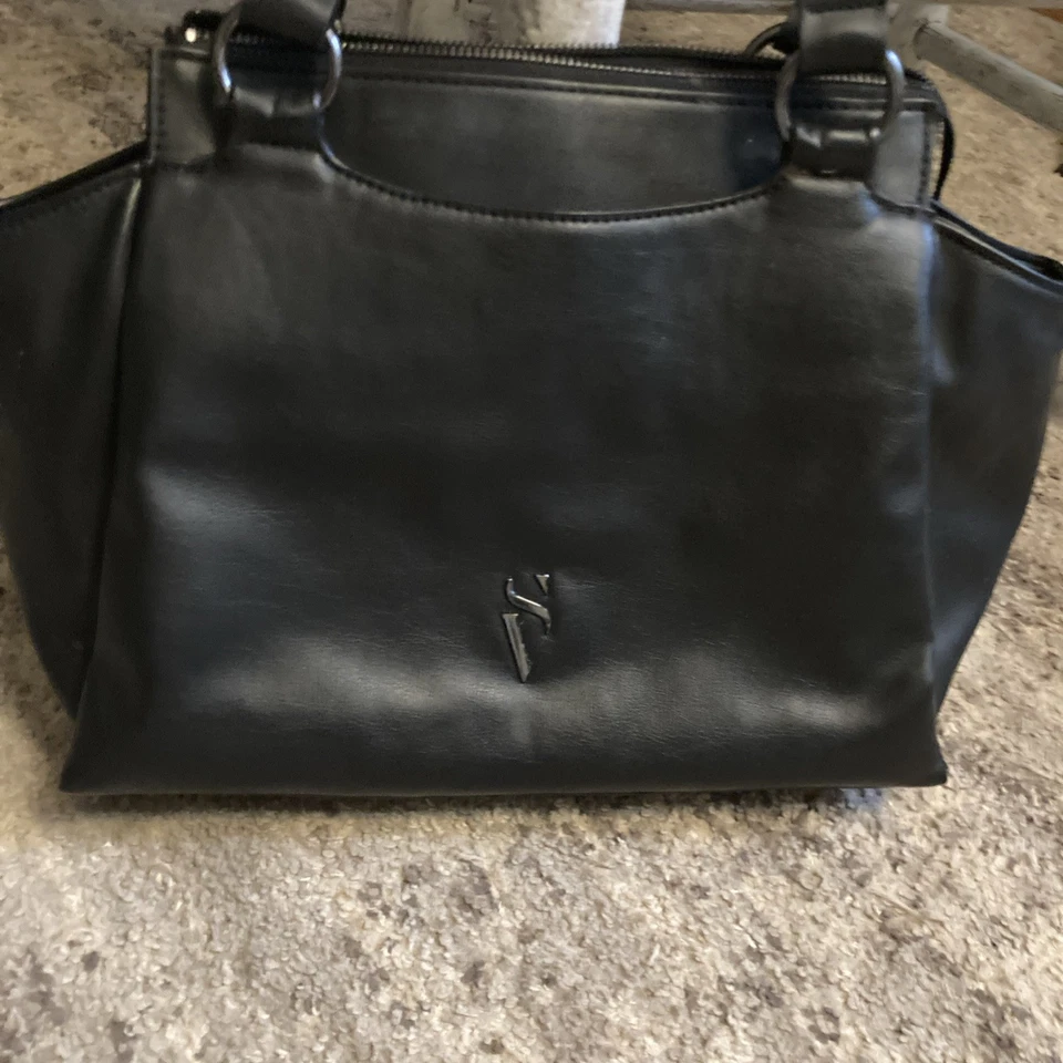 Bolso de Mano Simply Vera Hobo de Cuero Negro de Vera Wang Bolso de Mano Suave Foto 4 de 4