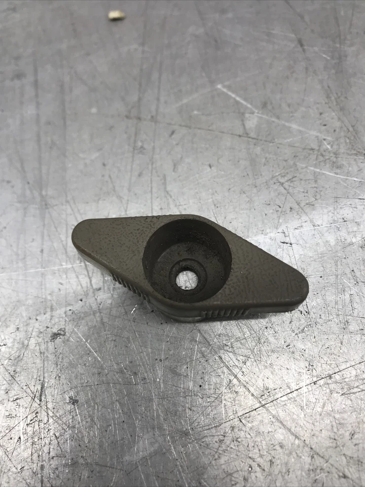 88-98 Chevy GMC OBS Sierra Silverado Camión Gato Caja de Almacenamiento Tuerca de Ala Gris C/K GM Foto 2 de 4