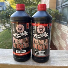 Snoops Premium Nutrients  Bloom A (NPK 3.1-0-0) & B (NPK .7-2.5-6.5) 1 Ltr. Each
