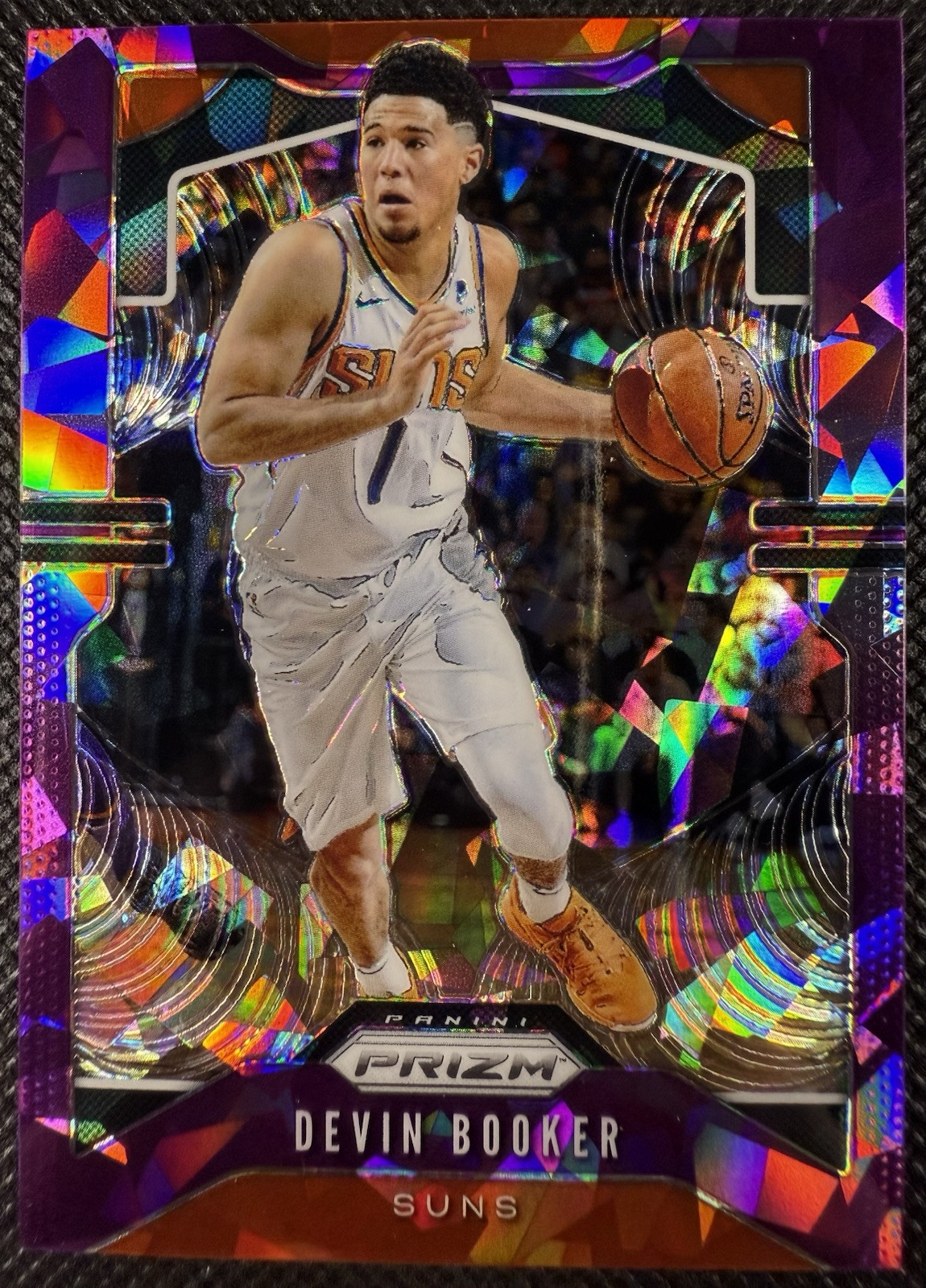 2019-20 Panini Prizm Purple Cracked Ice Prizm /149 Devin Booker #67 Phoenix Suns