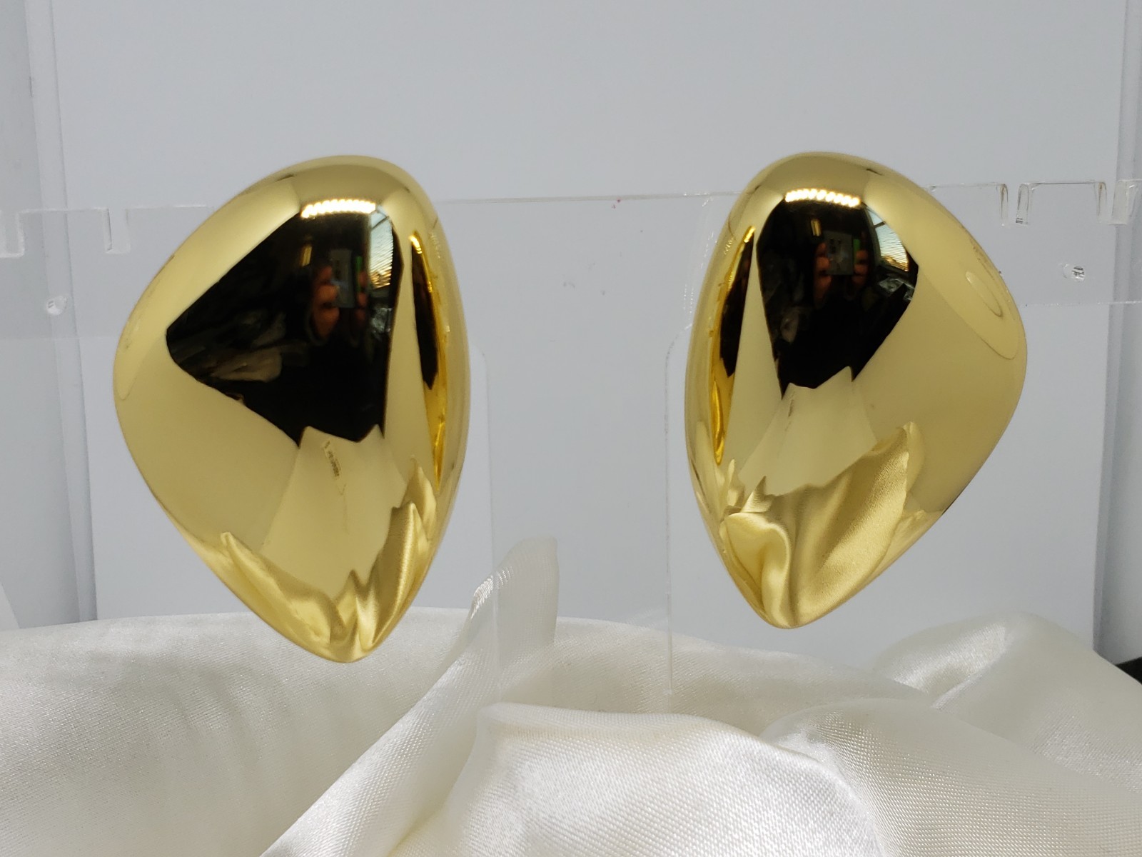 MICHAEL KORS Gold Tone Clip-On Teardrop Earrings Women's Fashion Jewelry  thumbnail 2