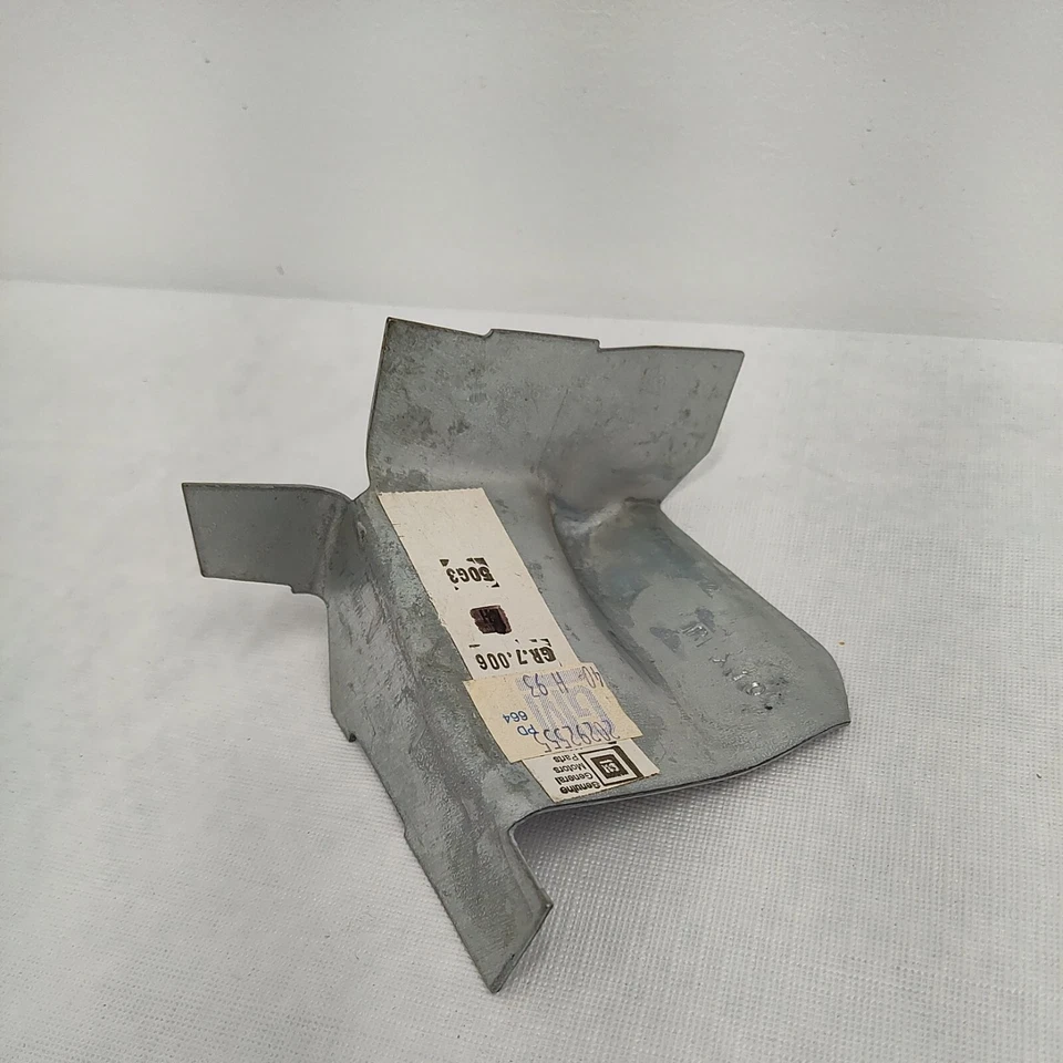 Oldsmobile Cutlass 1982-1996 refuerzo guardabarros riel lateral exterior derecho GM#20292555 Foto 4 de 4