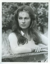 JACQUELINE BISSET  VINTAGE   8X10 PHOTO #A5238