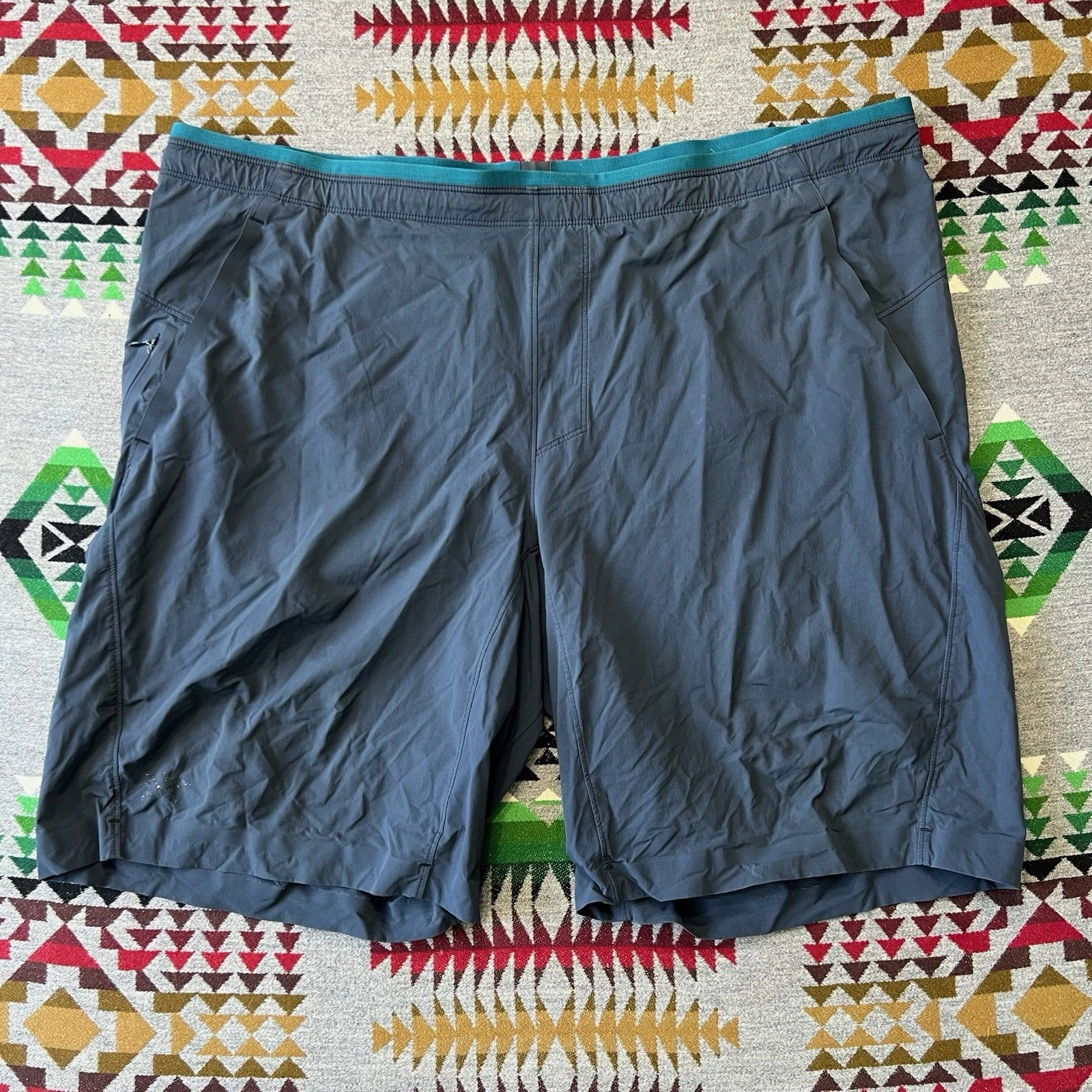 Arcteryx Shorts Mens XL Blue Stretch Outdoor Hiking Drawstring Zip Pockets B7
Opens in a new window