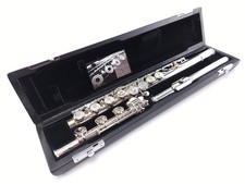 Reconditioned Haynes Bravo Engraved Amadeus Silver Head Intermediate Flute