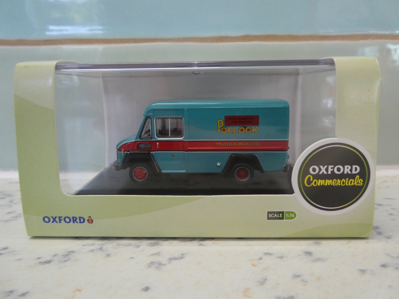 OXFORD DIECAST 1:76 OO GAUGE COMMER WALK-THRU VAN POLLOCK HAULIERS 76CWT005