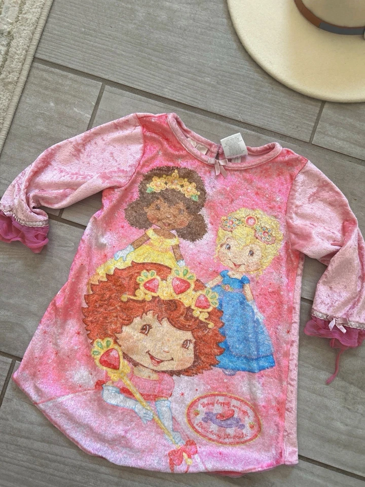 Vintage Strawberry Shortcake Velour 4T Girls Night Gown Flawed - Image 2 of 4