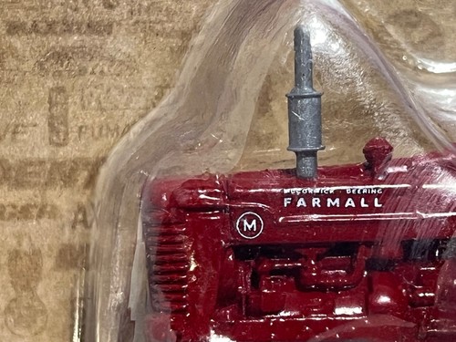 Farmall M Tractor w Farmer Driver 75 Anniversary NIP 1/64 Scale by Ertl - Picture 7 of 12