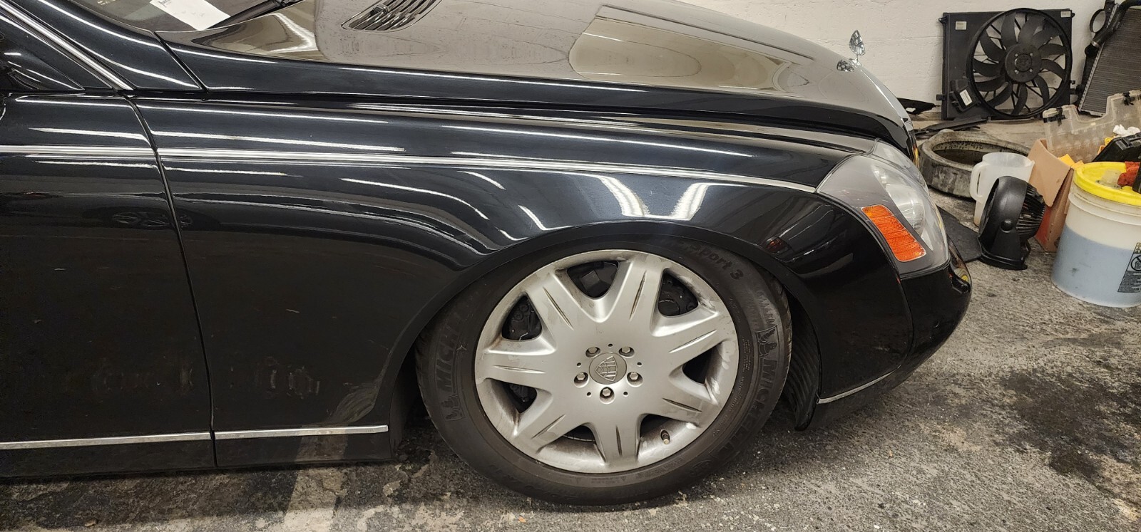 Maybach 62 2007 FRONT Fender