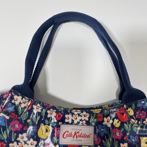 Cath Kidston Blue Bright Floral Print Oil Cloth Handbag Medium VGC - 第 3/11 張圖片