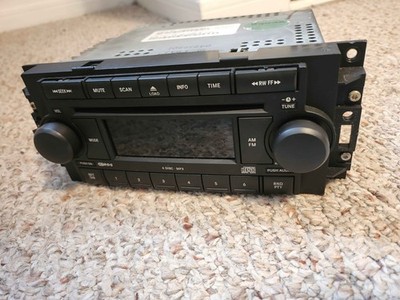 Daimler Chrysler factory radio cd player Dodge ram 1500,2500,3500 P05064174AD
