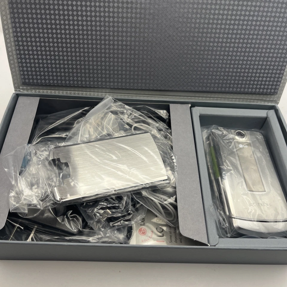 LG LG8700/VX8700 25MB 2MP (Telus Mobile) Flip Phone CDMA Brand New - Image 4 of 4