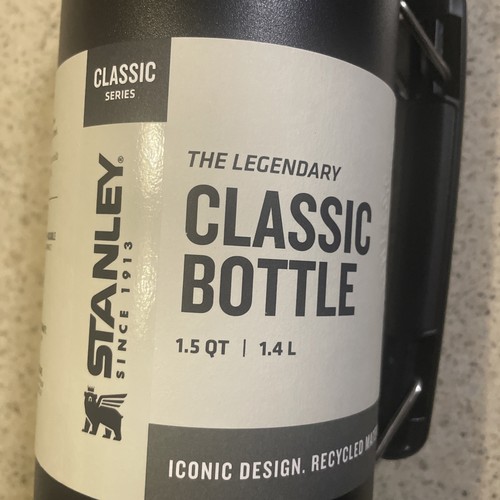 Stanley The Legendary Vacuum Insulated Classic Bottle 1,5 qt / 1,4L - Bild 2 von 22