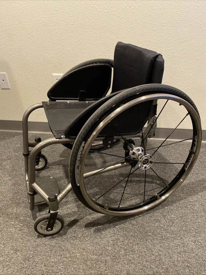 Tilite TR -c wheelchair 14x15 SPINERGY WHEELS 2004 Light Weight - Image 4 of 4