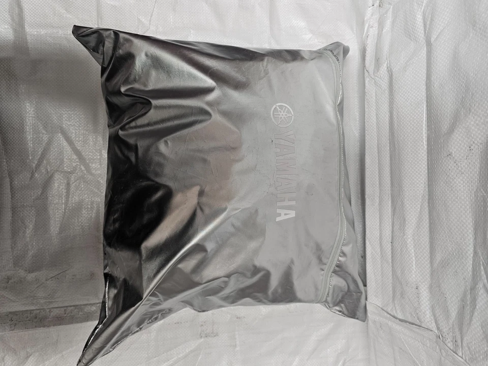 Genuine Yamaha Outdoor Motorcycle Cover – Size Medium (C13-UT101-10-0M) - Image 3 of 3