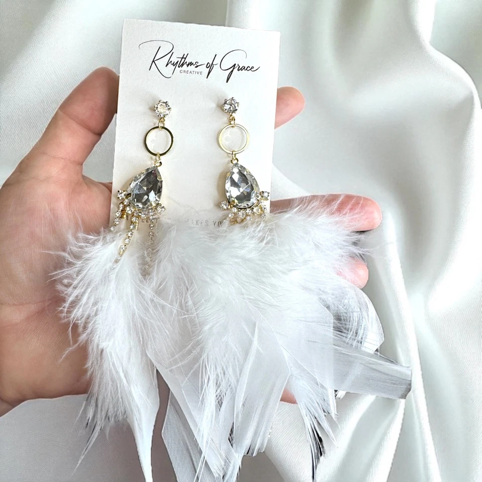 Pendientes de plumas blancas de ensueño - diamantes de imitación cuelgan para reinas boho I joyas nuevas con etiquetas Foto 4 de 4