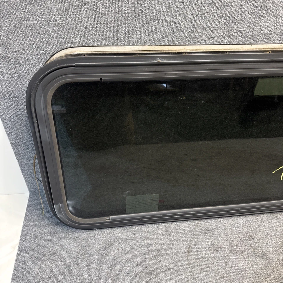 Ventana de autobús/rv sin marco de emergencia 60,7x22,3 para autobús Chevrolet Kodiak C4500 Foto 2 de 4
