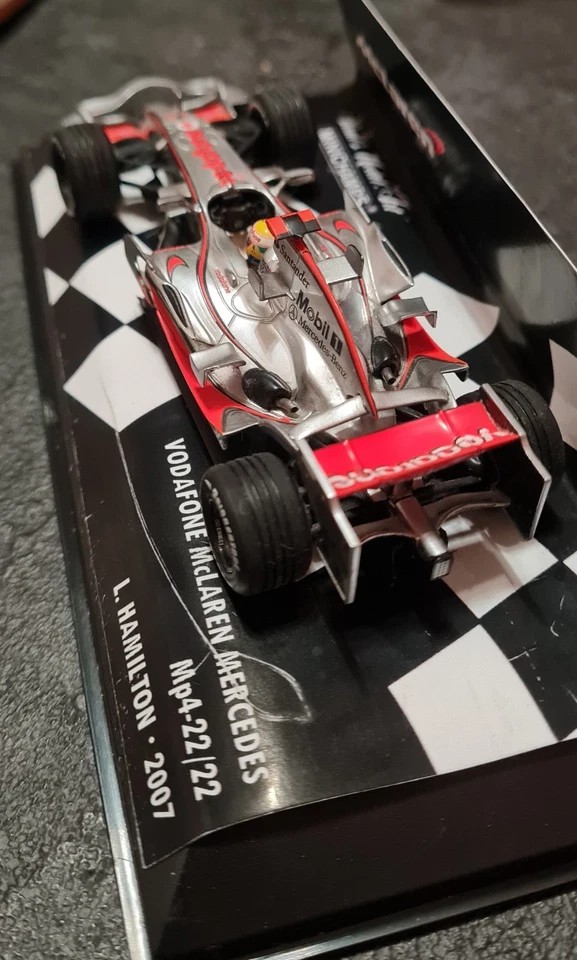 Modellino F1 1:43 Mclaren Mp4/22 2007 Lewis Hamilton Minichamps  - Immagine 3 di 4