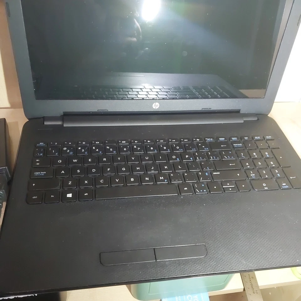 HP Laptop 15-af148ca 15.6" Notebook AMD A8-7410 Radeon R5 8GB RAM 1TB HDD Win 10 - Image 4 of 4