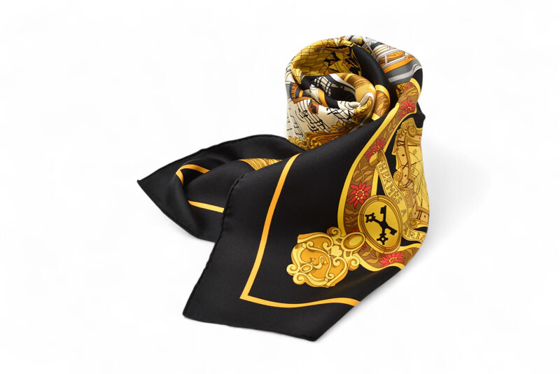 Hermes vintage Carré 90 silk twill scarf black gold