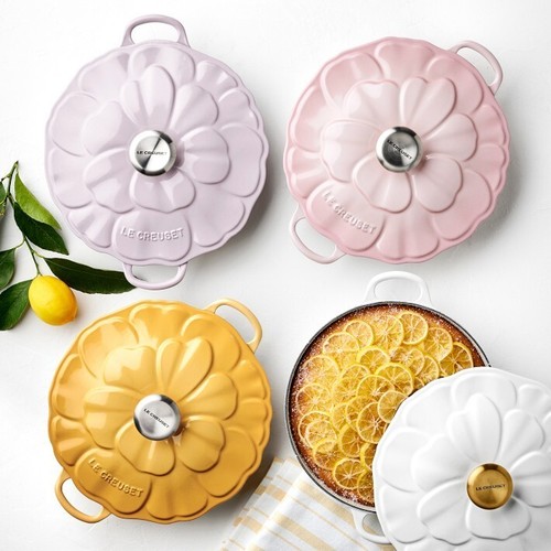Le Creuset Signature Enameled Cast Iron Petal Braiser, 2.25qt., Camomille - Picture 5 of 5