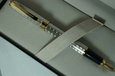 Sheaffer Prelude Silver & 22K Trim Snakeskin Pattern Solid 14KT nib Fountain Pen