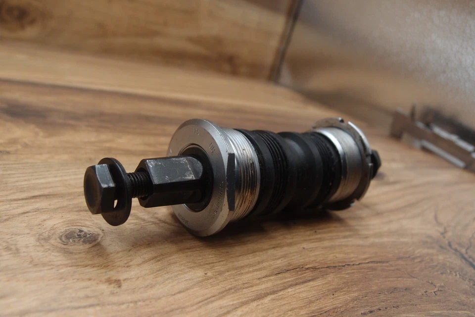 bottom bracket Shimano 600 B-6400 VIA Japan 113 mm BSA 1990 road bike - Image 2 of 4