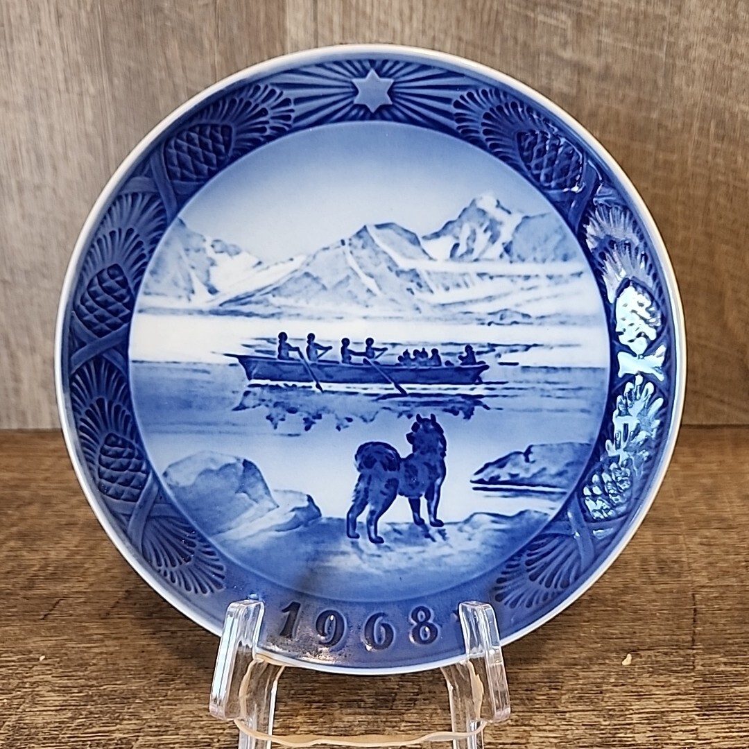 Royal Copenhagen 1968 Christmas Plate The Last Umiak Danish Blue 