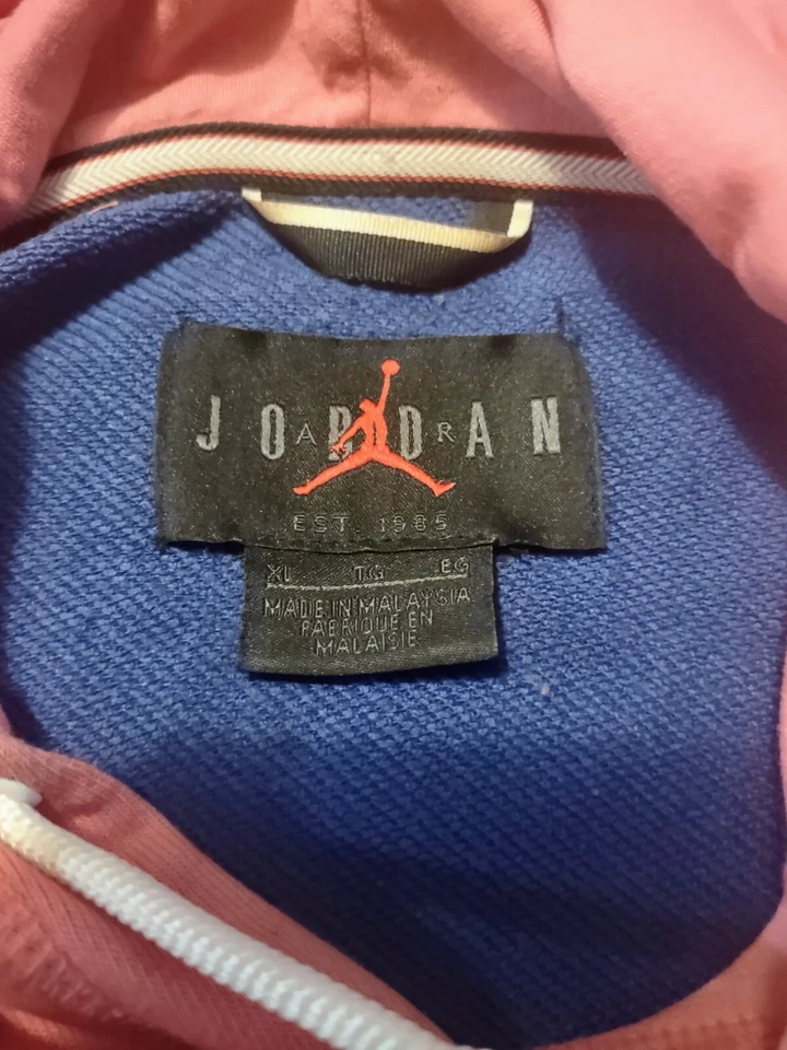 Men's NIKE Air Jordan Jumpman Retro Color Hooded Pullover. - Image 3 of 4