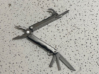 Leatherman Kick Multi-Tool Stainless Steel Great fishing hunting tools  