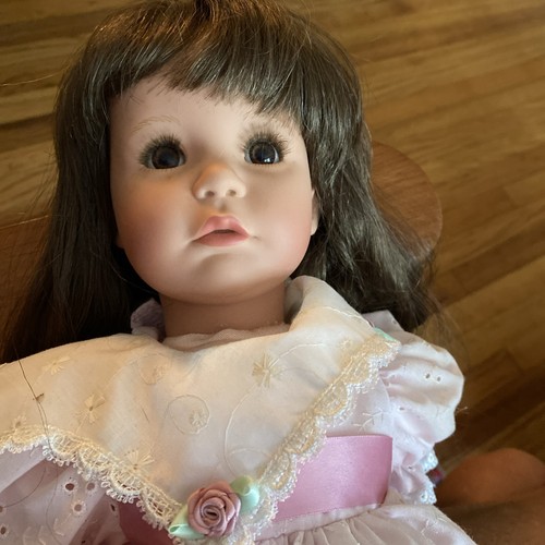 Vintage 1994 Susan Wakeen 20" Vinyl/Stoff Puppe schöne braune Haare & Augen weich