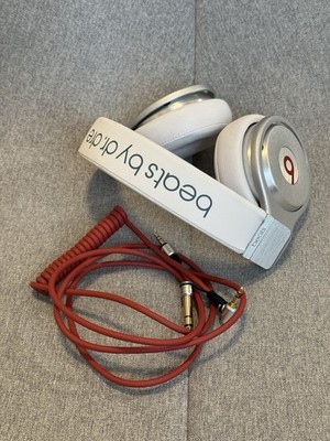 Beats by Dr. Dre Pro White/Silver Over the Ear Headphones Very Good Condition