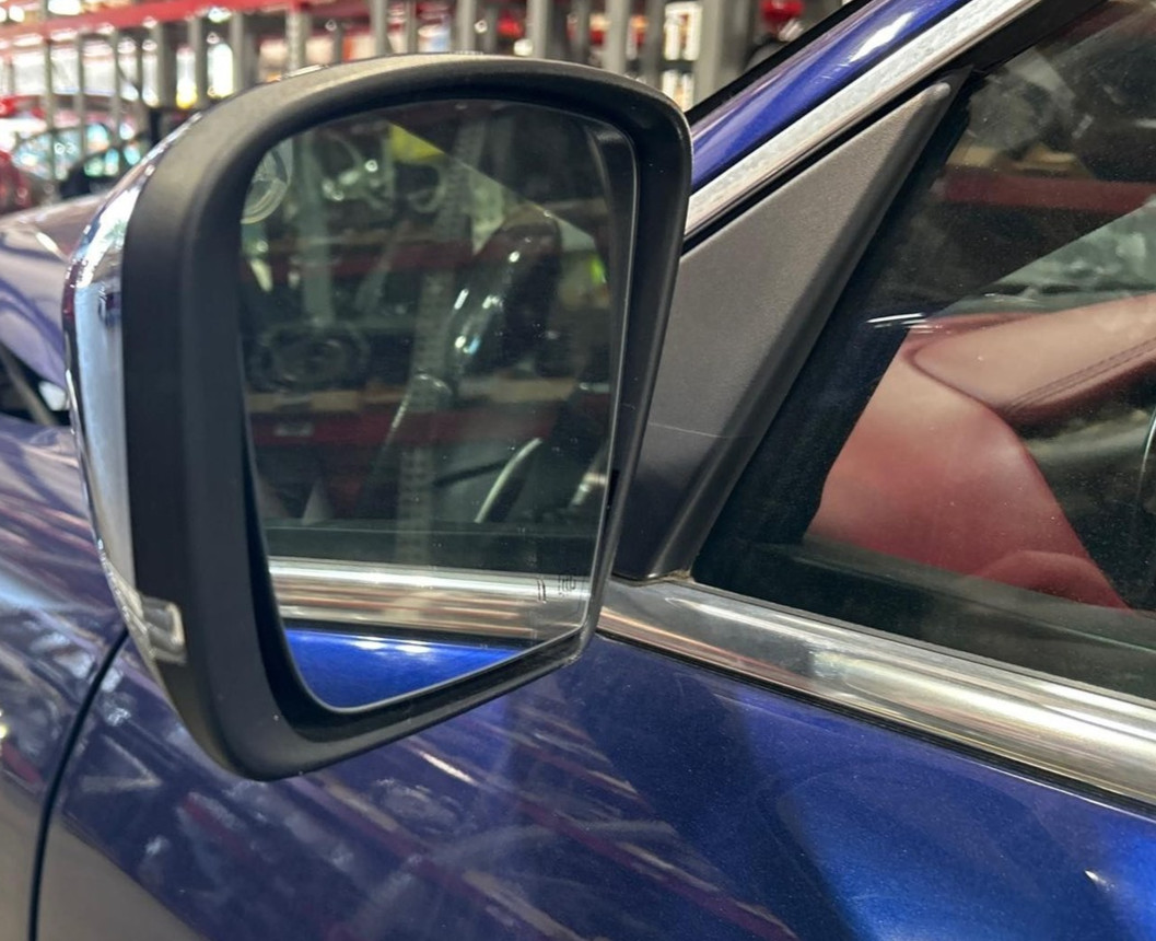 2017 Maserati Levante S Drivers Left Door Mirror OEM Blue Mica 406 BEM Signal LH