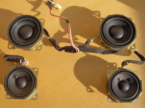 SONY 1-825-498-11 und 499-11 4 Lautsprecher aus Fernseher KLV-21SR2 loudspeaker