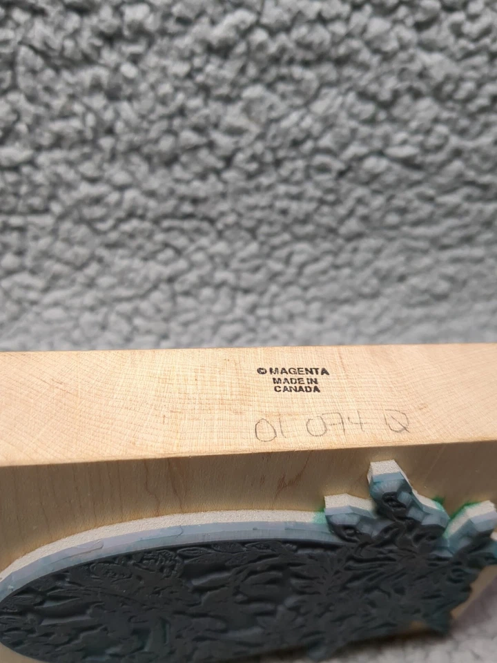 Carimbo de borracha vintage magenta montado em madeira ovo grande floral primavera borboleta - Imagem 3 de 4