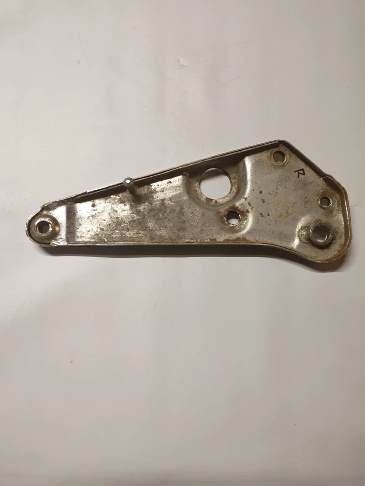 1981 Suzuki GS450T Right Muffler Foot Peg Bracket Mount 43810-44102 - Image 4 of 4