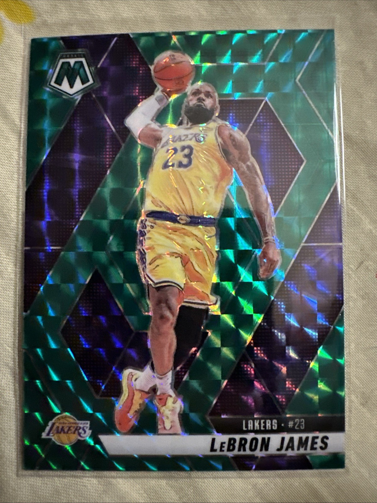 2024-25 Mosaic LEBRON JAMES #180 Green Mosaic Parallel, Lakers
