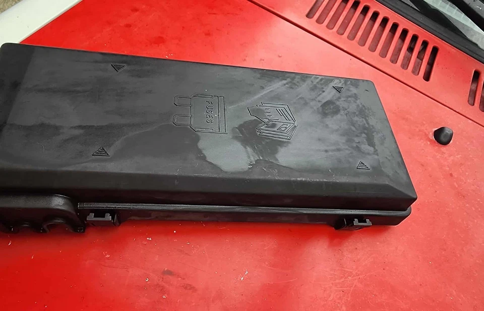 Land Rover Discovery 2 1999-2004 OEM relé de fusibles cubierta motor  Foto 4 de 4