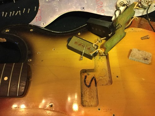 1966 Fender Precision Bass Sunburst - Picture 15 of 16