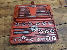 Snap On TD2425 - 42 Piece SAE Tap And Die Set Read 