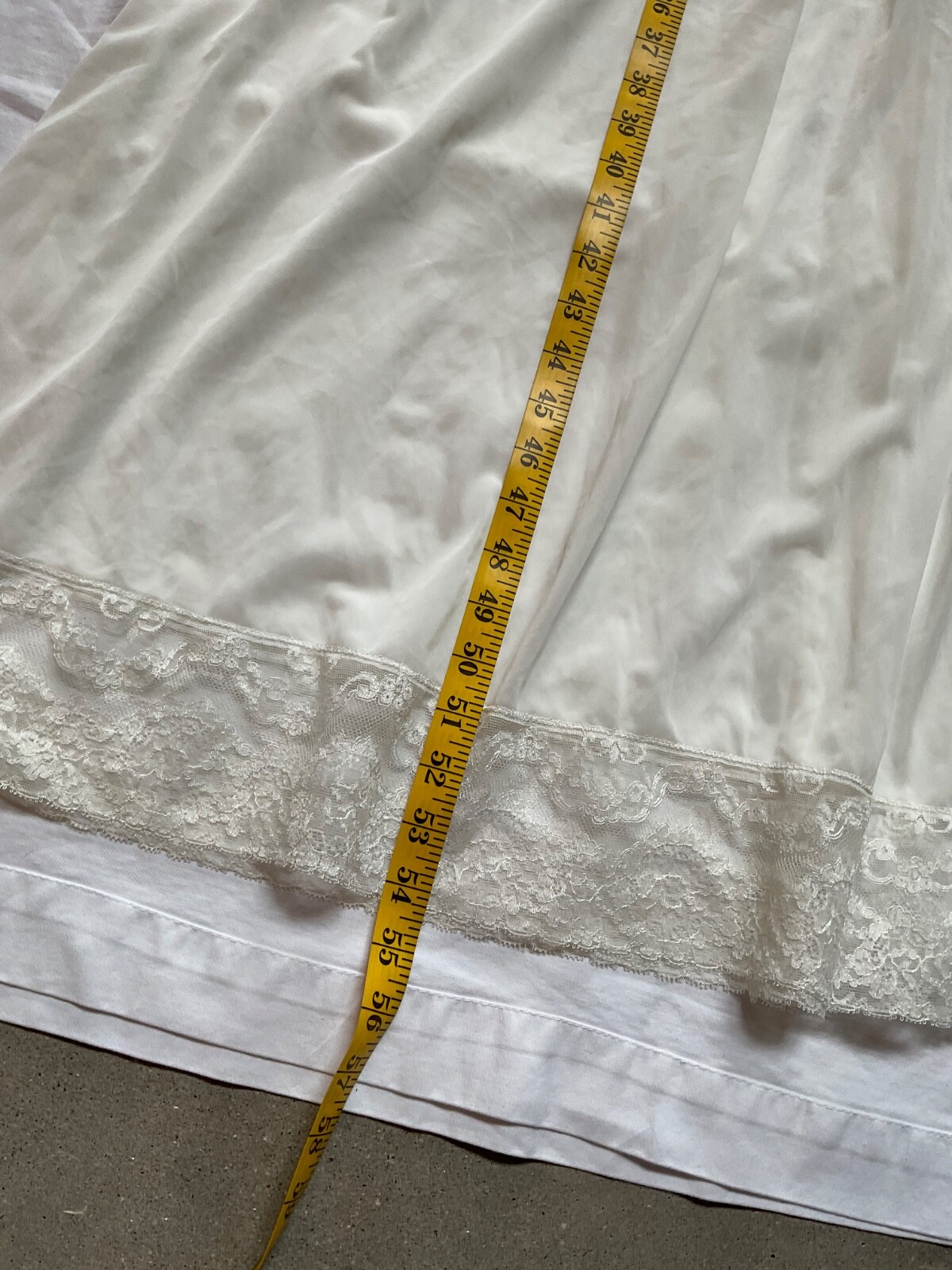 LUXITE by Kayser Vintage Women's Nightgown size 36 white cream Lace  Cottagecore