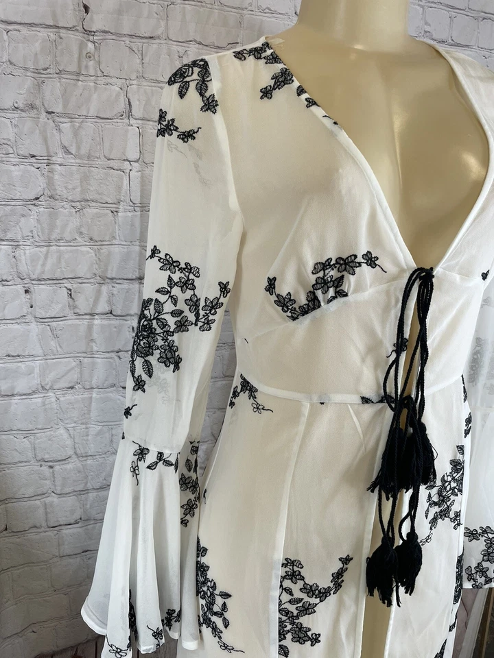 Mameluco kimono envolvente floral blanco Dance & Marvel usado S B757 Foto 4 de 4