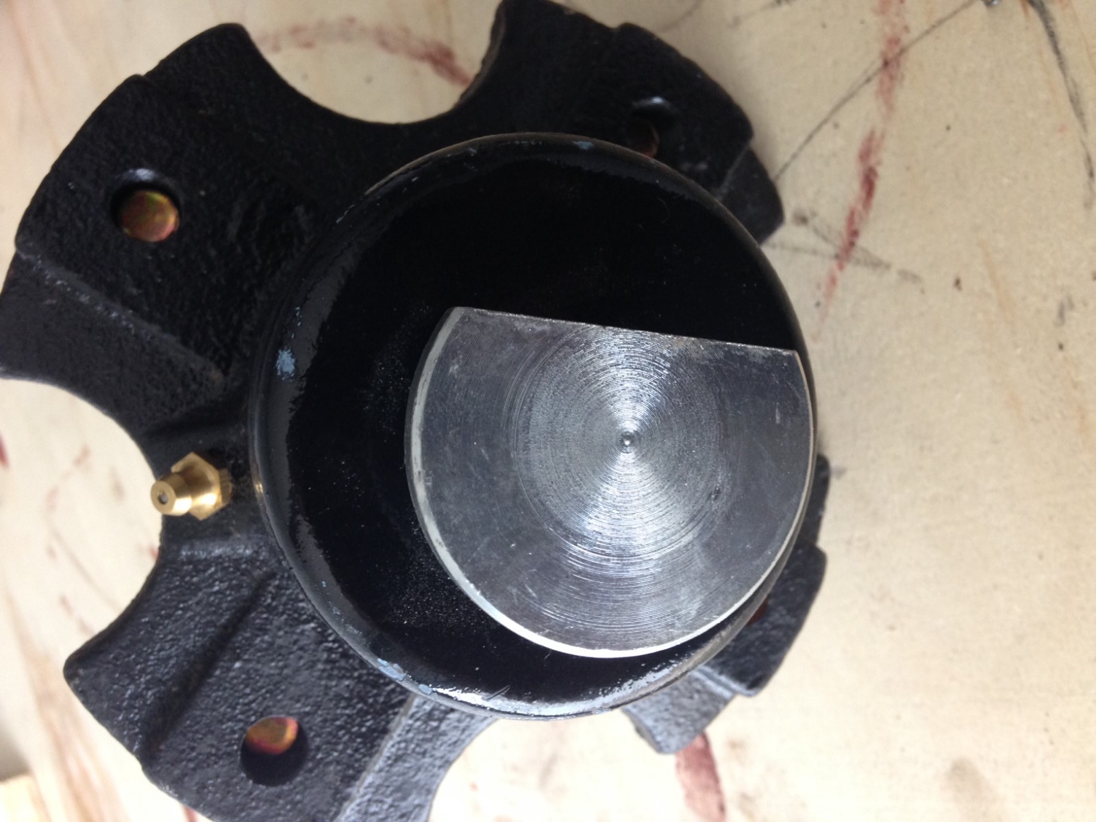 International Rotary Cutter HD Tailwheel Hub for IM702, Super 8 and