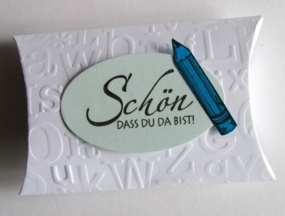 Buchstaben Box Gast Geschenk Schachtel ''Schön dass du da bist'' weiß blau