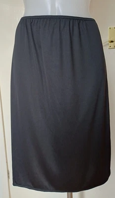EX M&S NWOT EX Chain Store Size 16,18 Length 19,23,29 Half Waist Slip Underskirt Black