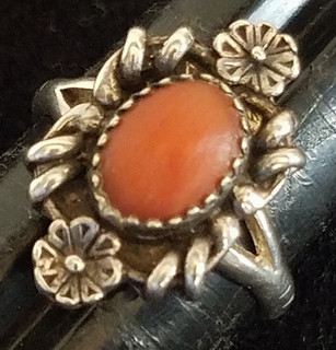 Vintage Southwestern Native Unmarked Sterling Silver & Coral Sz 6.5 Ring 3.8g