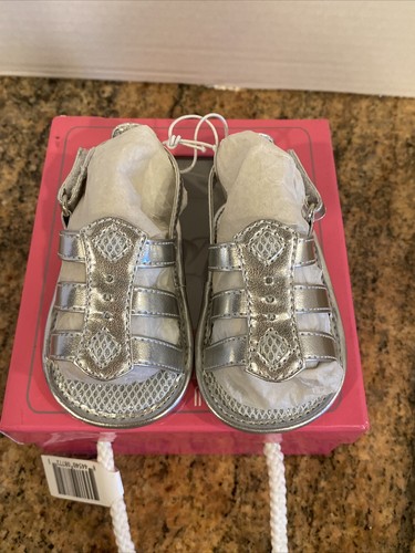 My First Stuart Weitzman Infant Girls Baby 2 Shoes Metallic Silver Sandals NIB - Picture 4 of 8