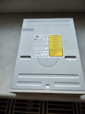 DVD-ROM-Laufwerk, IDE, 5-1/4-Zoll, CyberDrive  Model No DM166D