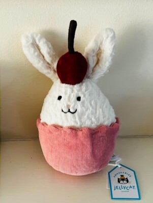 JELLYCAT I AM DAINTY DESSERT BUNNY CUPCAKE BRAND NEW WITH TAGS