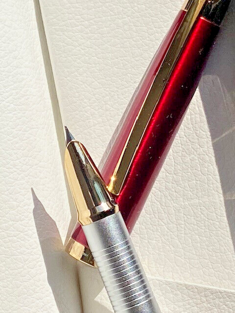 STYLO TRÈS ORIGINAL avec petite plume Régent bordeau laqué et doré et coffret EUR 32,00 - FR